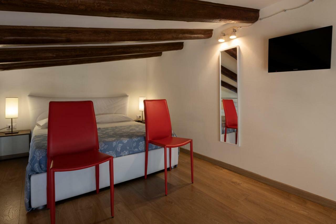 Monte Cologna Farm stay *